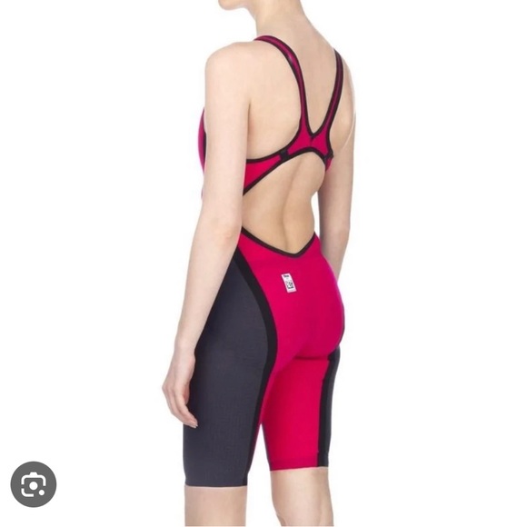 *NWT* Arena Powerskin Carbon Flex Size 28 Pink/Red - Picture 2 of 5